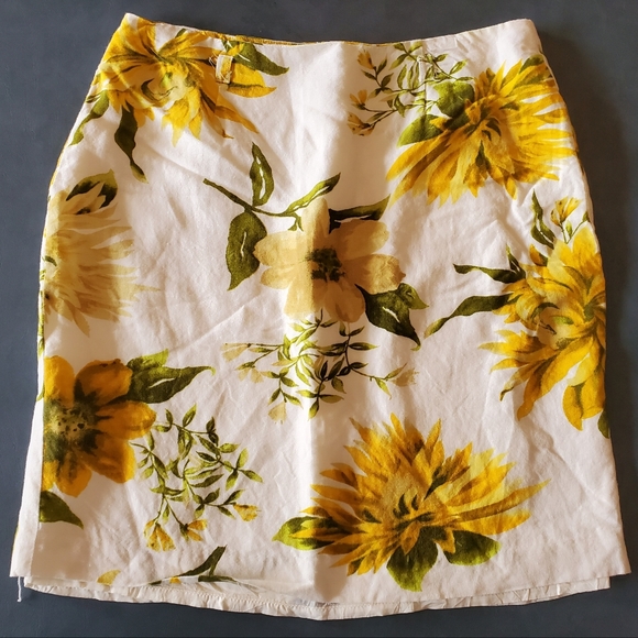 Ladies size 8 skirts - Picture 3 of 4